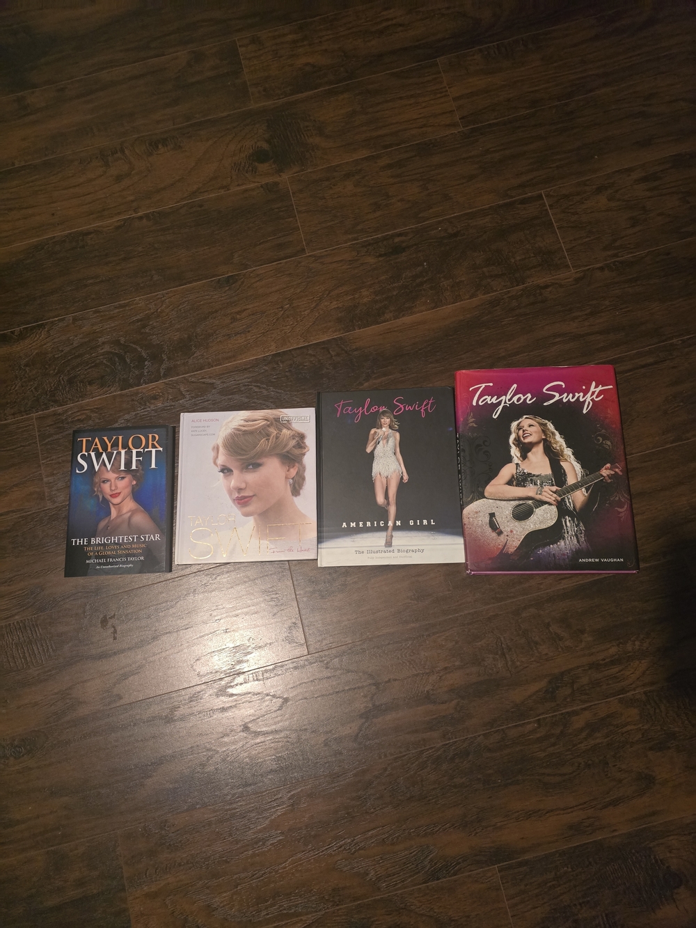 Taylor Swift | Older Book Lot 3 (4)
